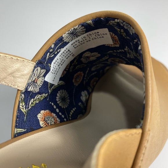 Seychelles Tan Wedges - Picture 3 of 4